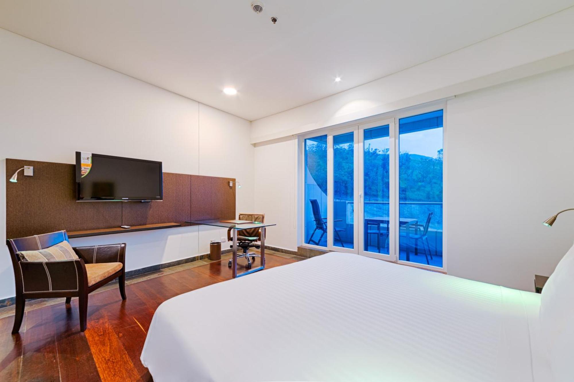 Luxury King Room Balcony